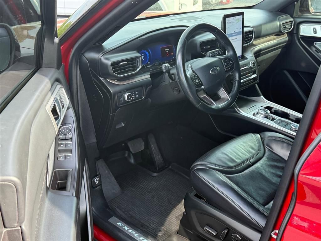 Certified 2020 Ford Explorer Platinum w/ Premium Technology Package AWD/4WD image 10