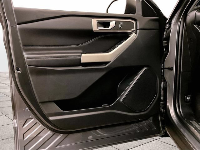 Certified 2021 Ford Explorer XLT w/ Equipment Group 202A AWD/4WD image 22