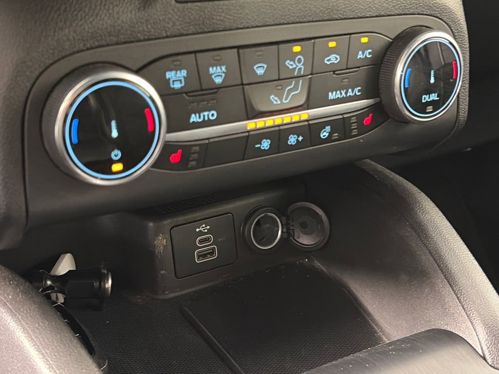 Certified 2025 Ford Escape ST-Line Select AWD/4WD image 21