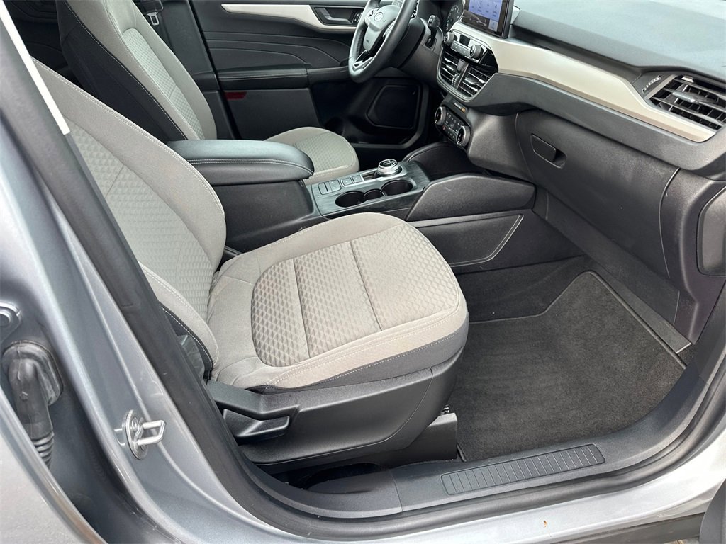 Certified 2022 Ford Escape SE w/ SE Sport Appearance Package image 13