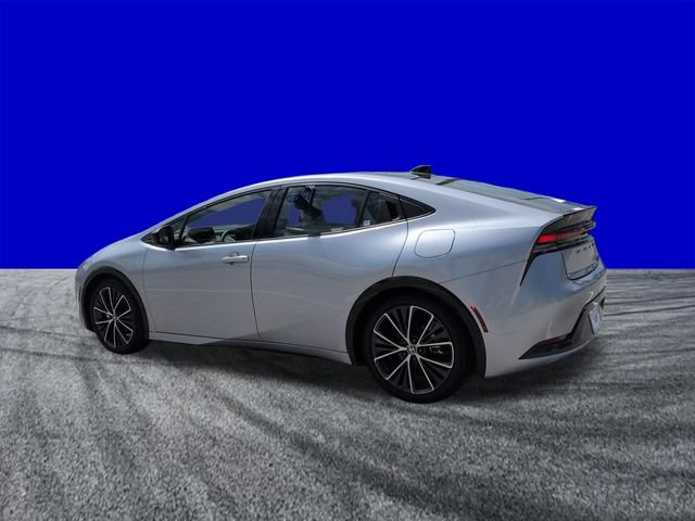 Used 2023 Toyota Prius XLE FWD image 6