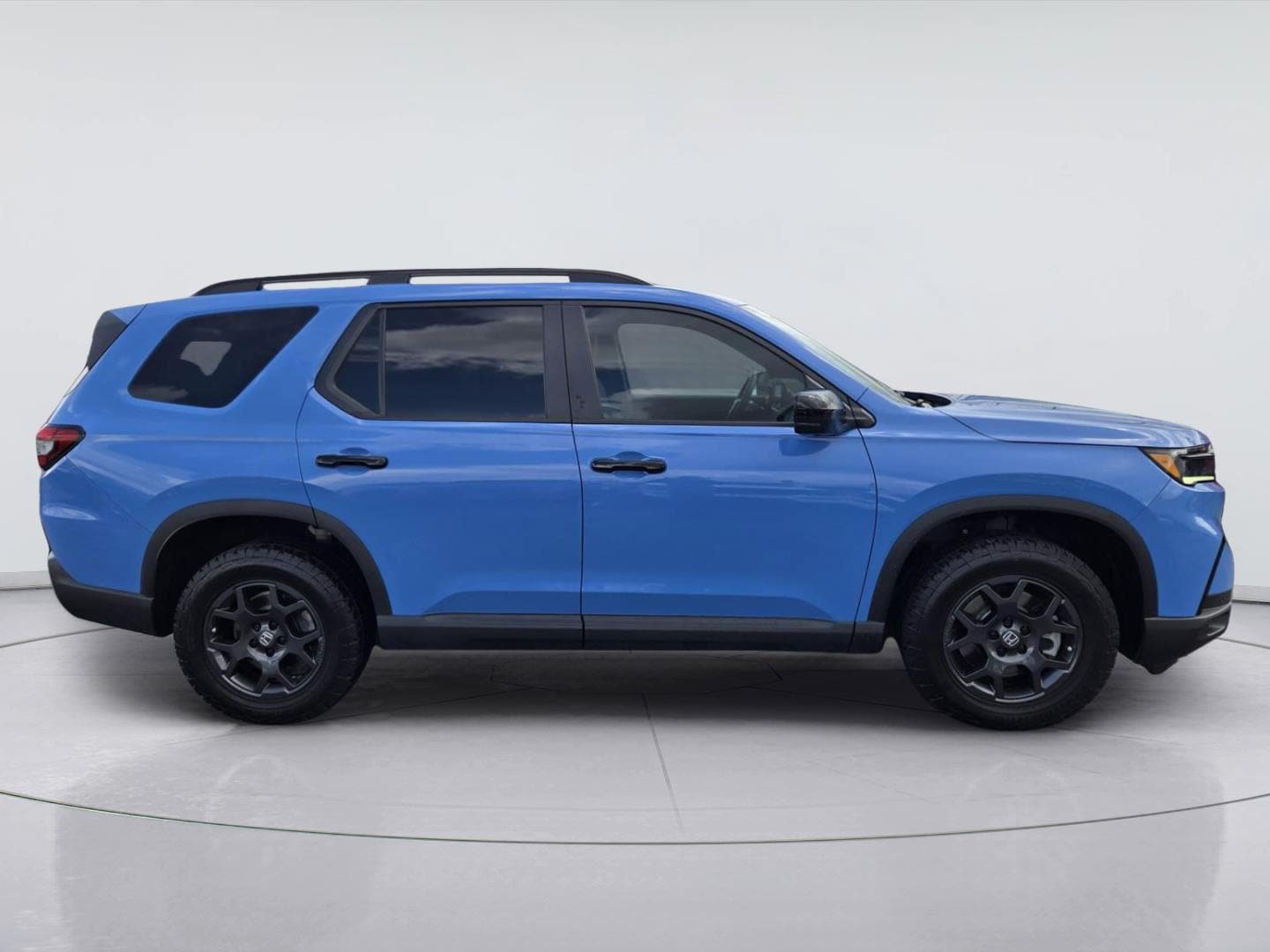Used 2025 Honda Pilot TrailSport image 4