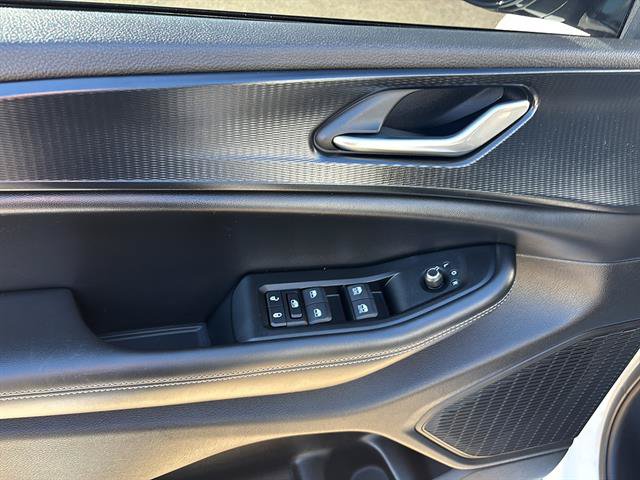 Used 2024 Jeep Grand Cherokee L Altitude AWD/4WD image 14