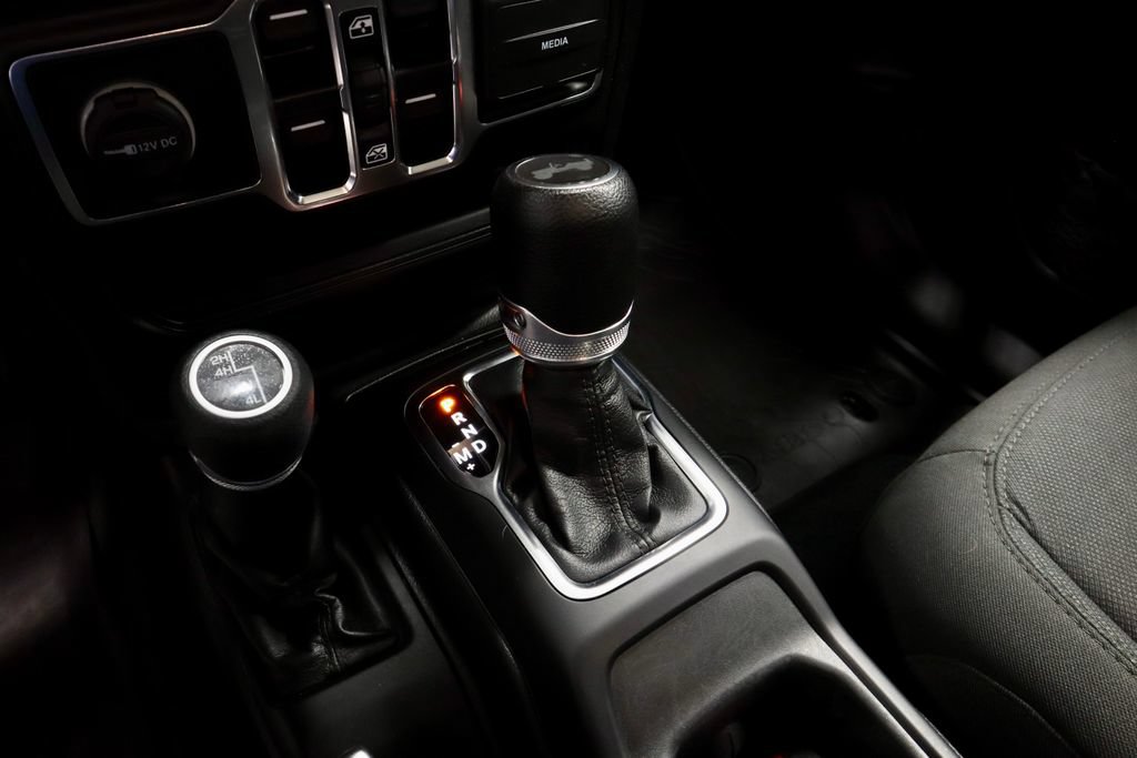 Used 2022 Jeep Wrangler Unlimited Sport AWD/4WD image 34