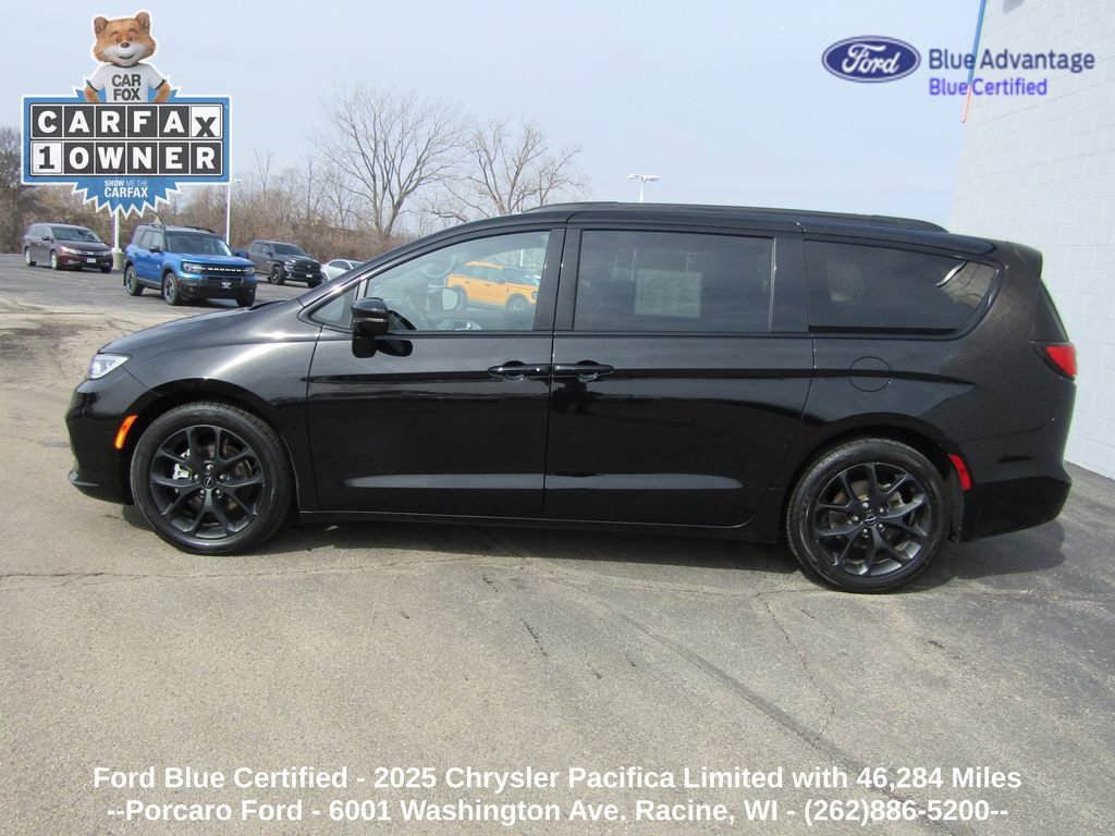 Used 2025 Chrysler Pacifica Limited FWD image 2
