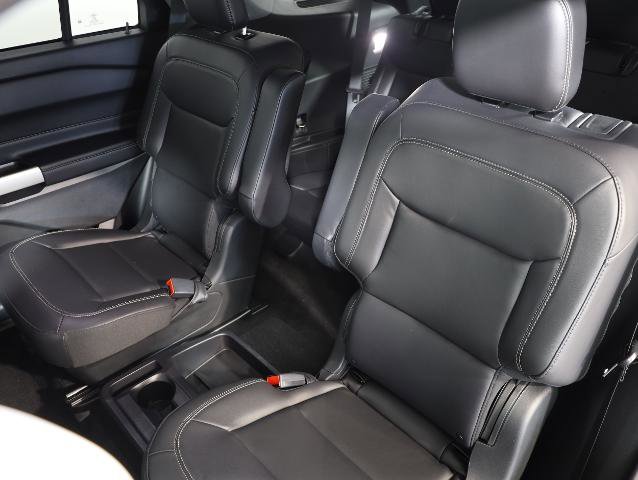 Certified 2021 Ford Explorer XLT w/ Equipment Group 202A AWD/4WD image 13