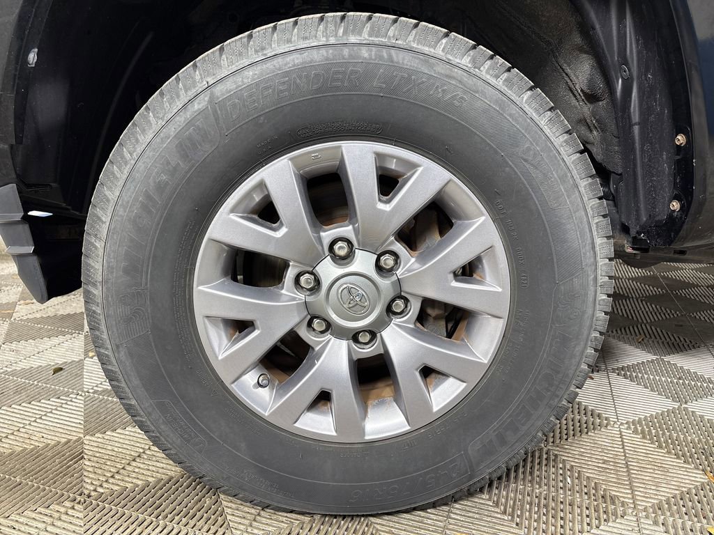 Used 2017 Toyota Tacoma SR5 w/ Tow Package image 16