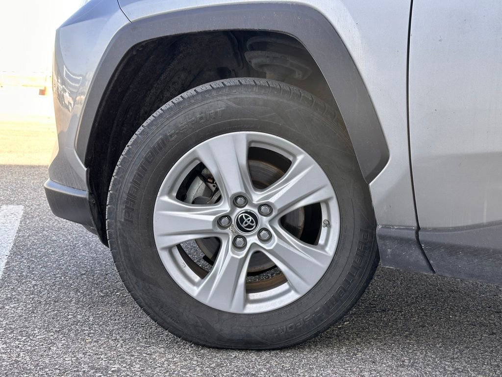 Used 2019 Toyota RAV4 XLE w/ Convenience Package image 8