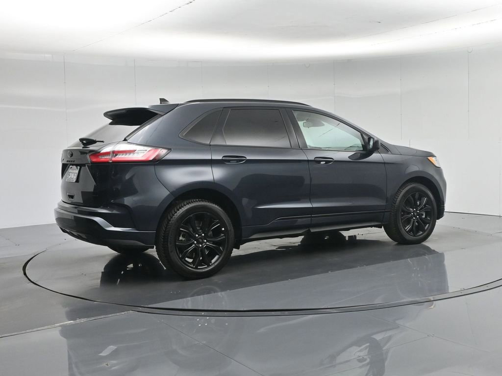 Certified 2022 Ford Edge SE w/ Black Appearance Package image 12