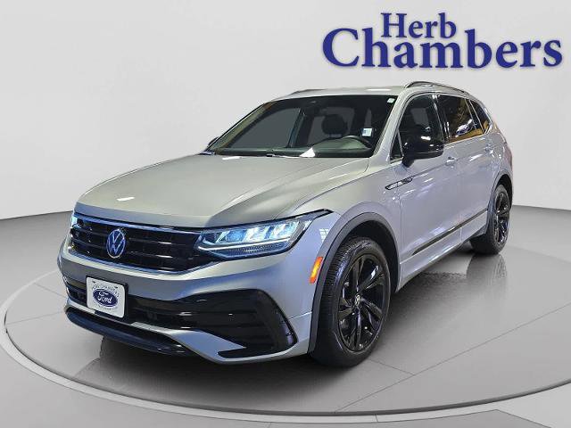 Used 2024 Volkswagen Tiguan SE R-Line AWD/4WD image 10