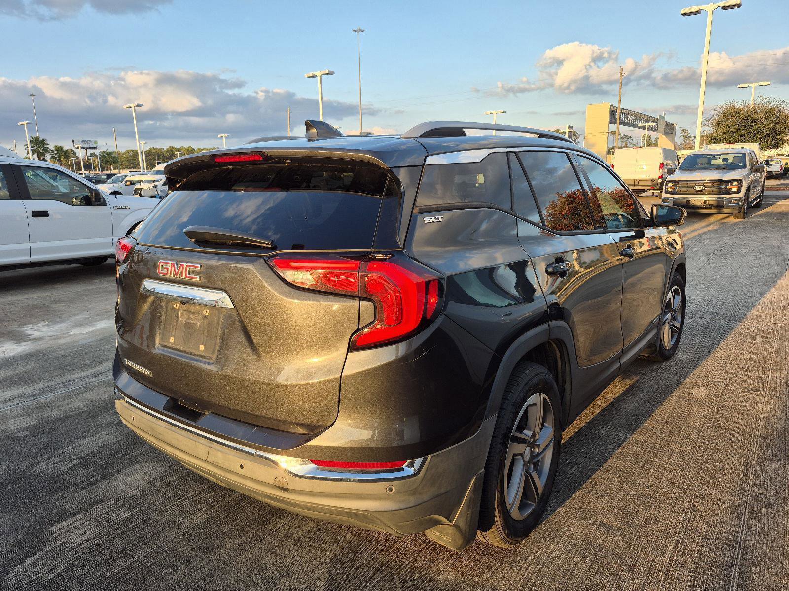 Used 2018 GMC Terrain SLT w/ Preferred Package image 3