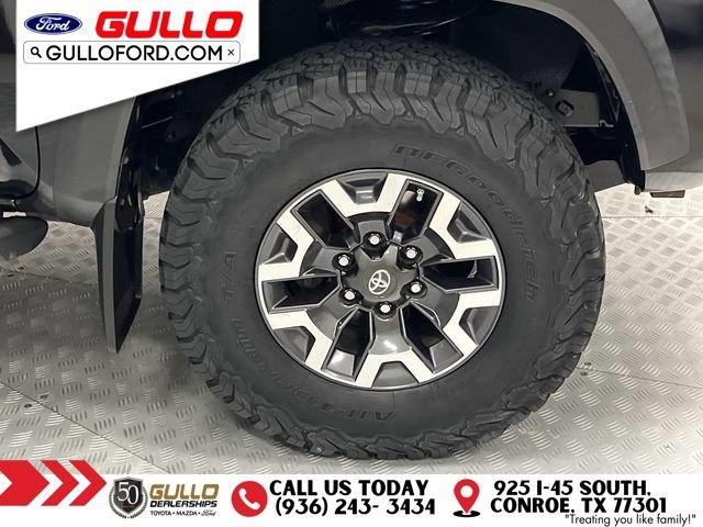 Used 2018 Toyota Tacoma TRD Off-Road w/ Technology Package AWD/4WD image 30
