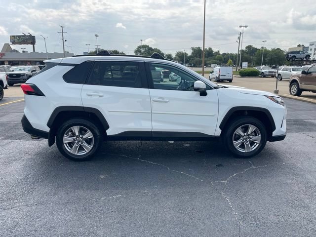 Used 2022 Toyota RAV4 XLE AWD/4WD image 8
