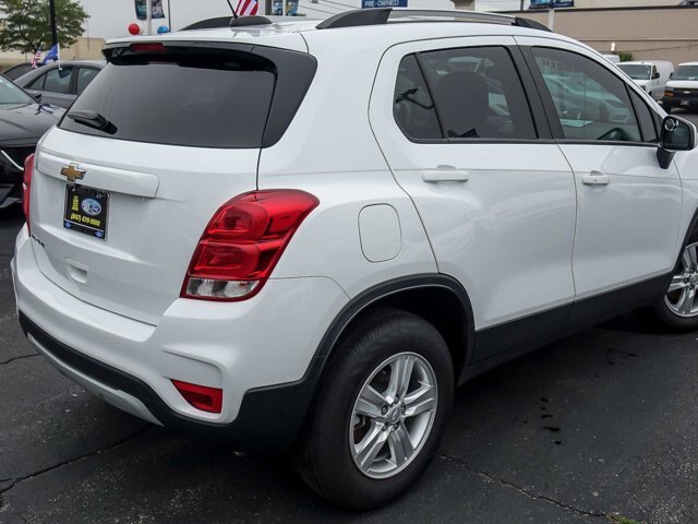 Used 2022 Chevrolet Trax LT w/ LT Convenience Package AWD/4WD image 9