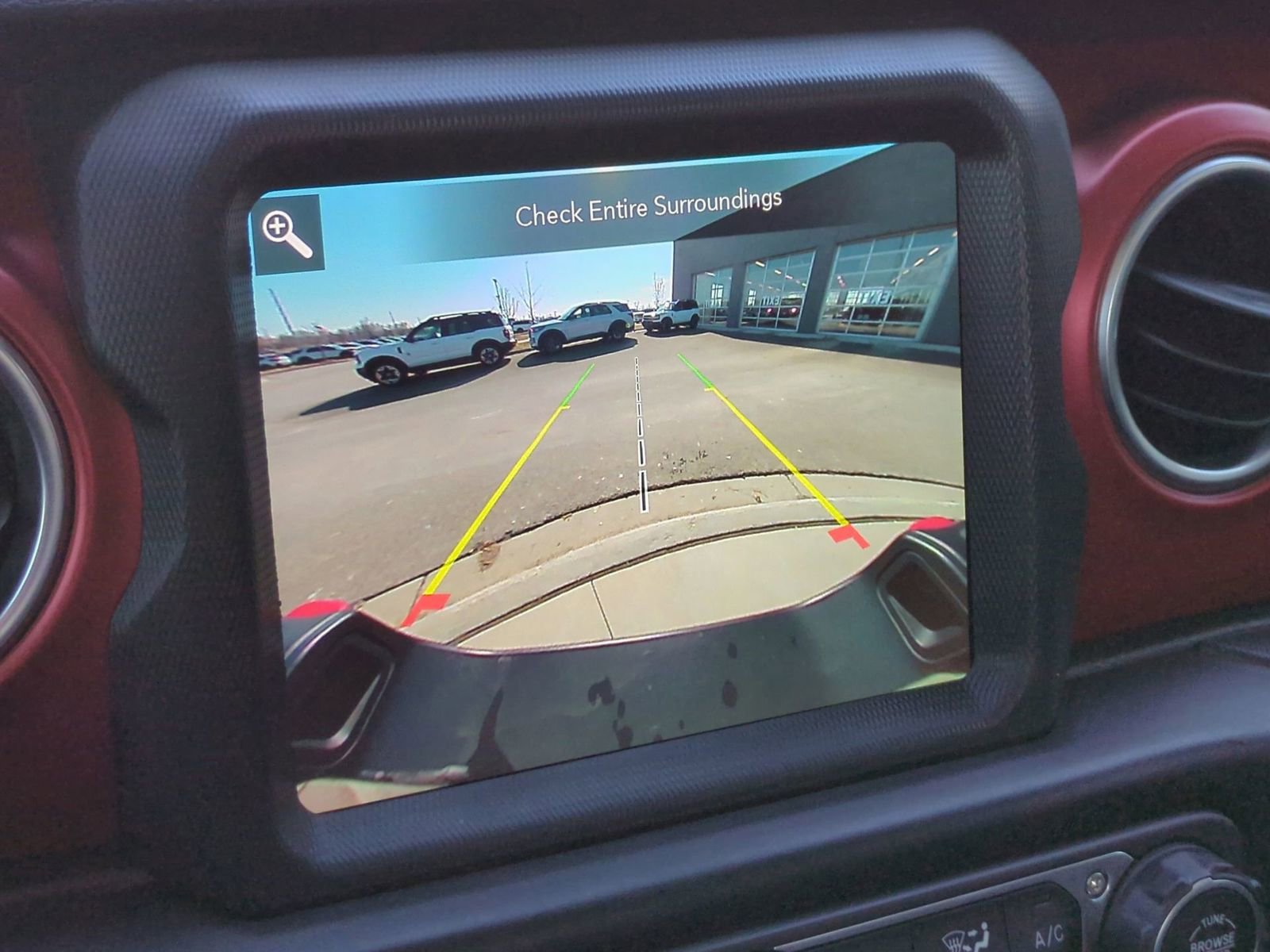 Used 2023 Jeep Gladiator Rubicon w/ Cold Weather Group image 34