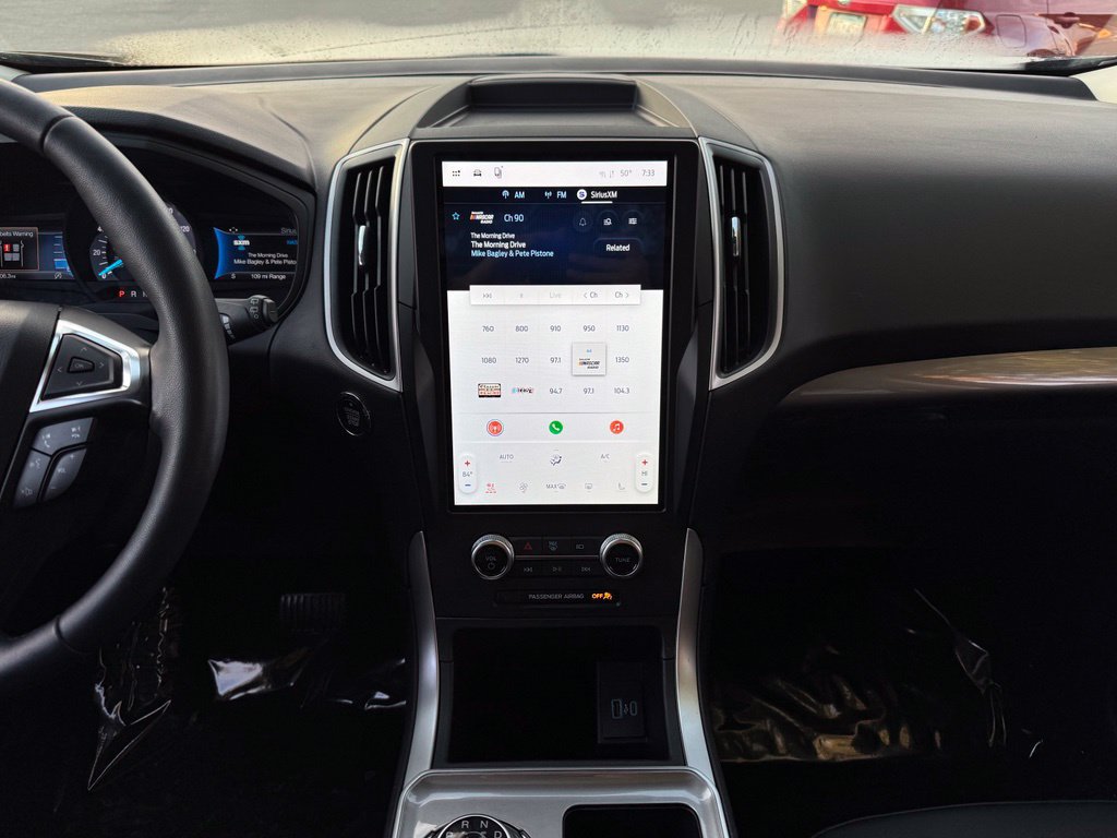 Certified 2024 Ford Edge SEL w/ Convenience Package AWD/4WD image 2