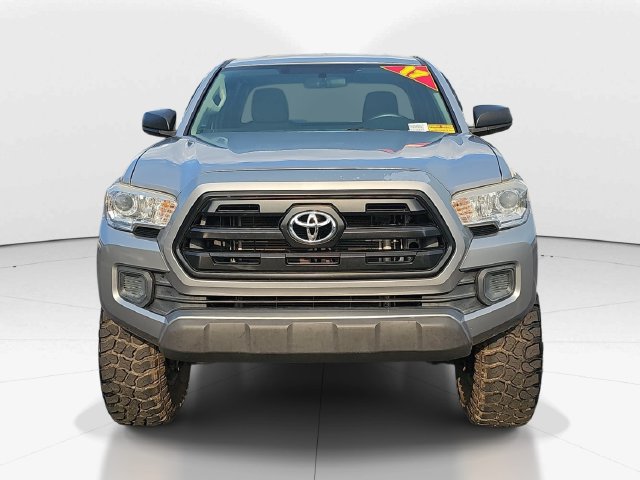 Used 2017 Toyota Tacoma SR AWD/4WD image 8