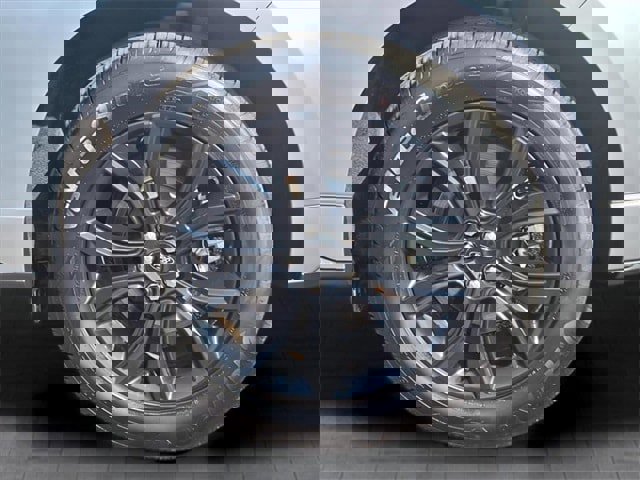 Certified 2024 Ford Edge SE w/ Black Appearance Package image 9