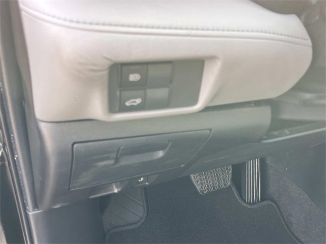 Used 2023 Toyota Highlander LE image 30