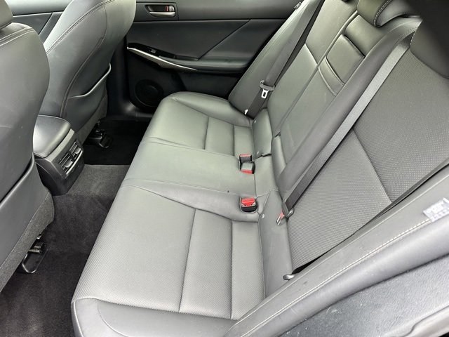 Used 2018 Lexus IS 300 AWD image 7