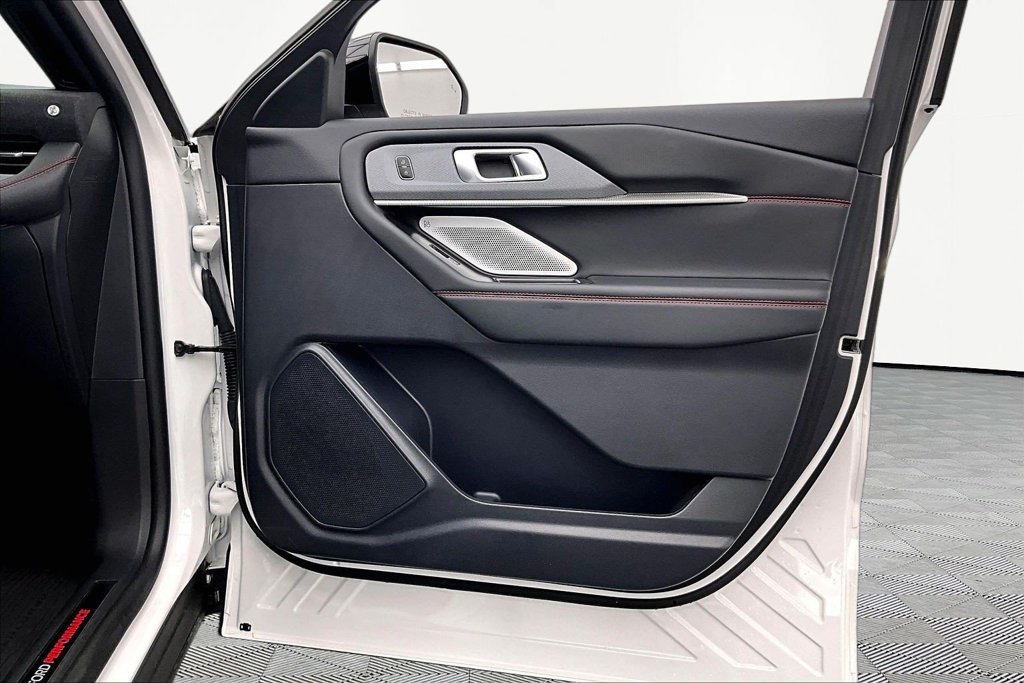 Certified 2025 Ford Explorer ST AWD/4WD image 24