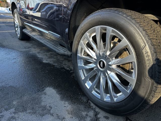 Used 2022 Cadillac Escalade Premium Luxury image 12