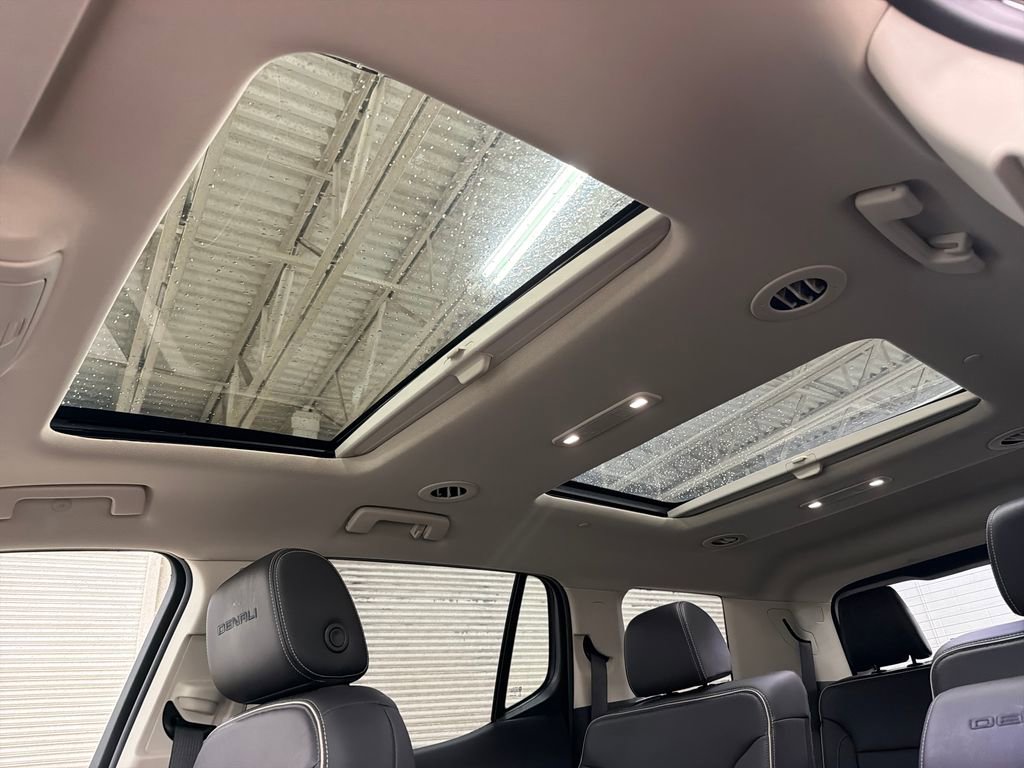 Used 2023 GMC Acadia Denali w/ Black Diamond Edition FWD image 10