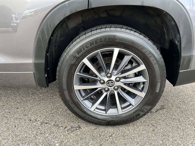 Used 2018 Toyota Highlander XLE FWD image 7