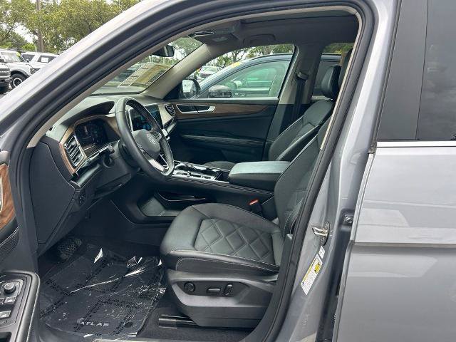 Used 2024 Volkswagen Atlas SE AWD/4WD image 15
