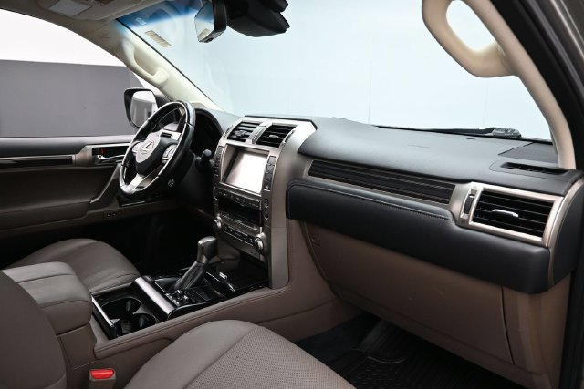 Used 2021 Lexus GX 460 Premium w/ Premium Package AWD/4WD image 38