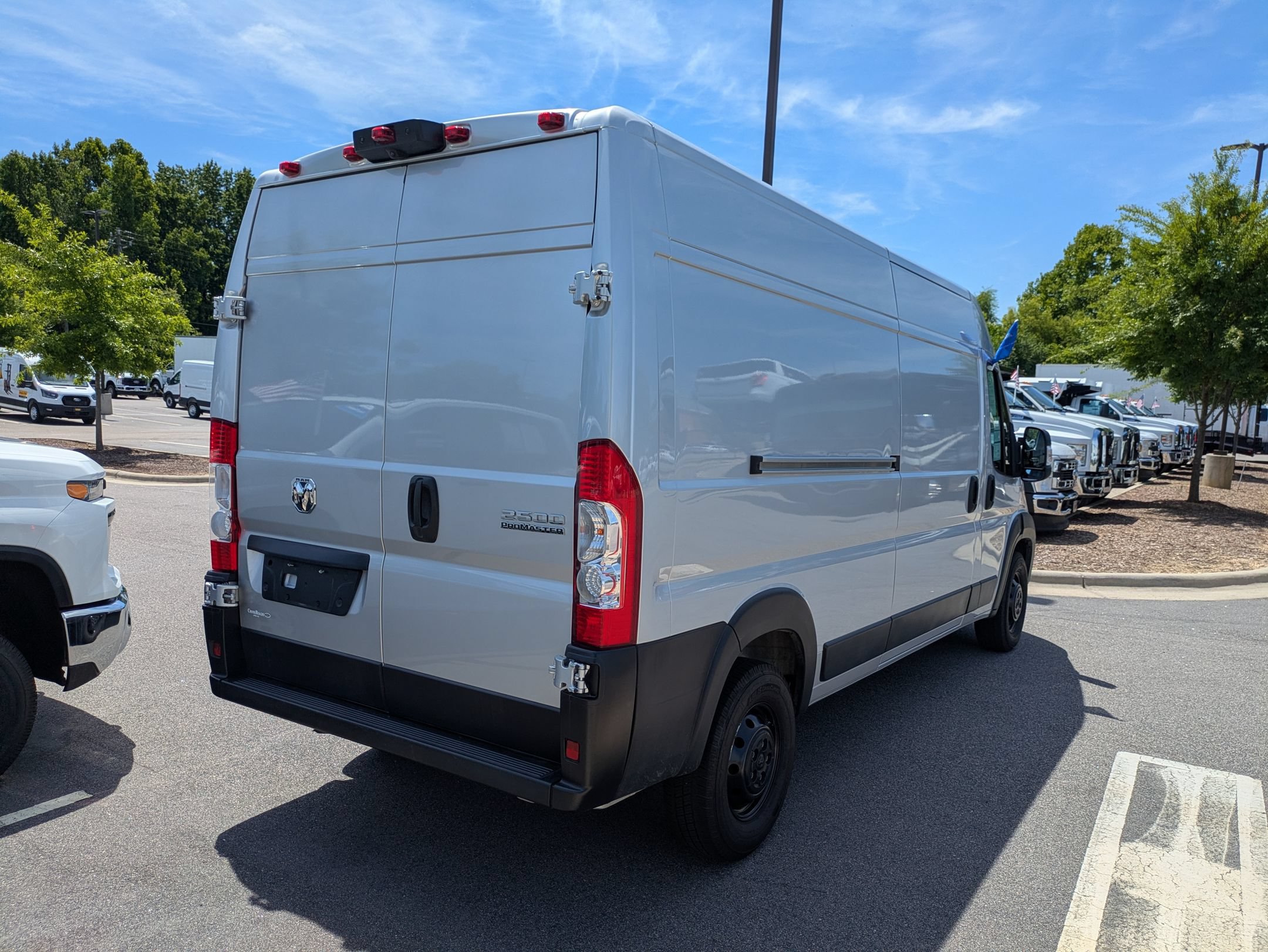 Used 2023 RAM ProMaster 2500 FWD image 4