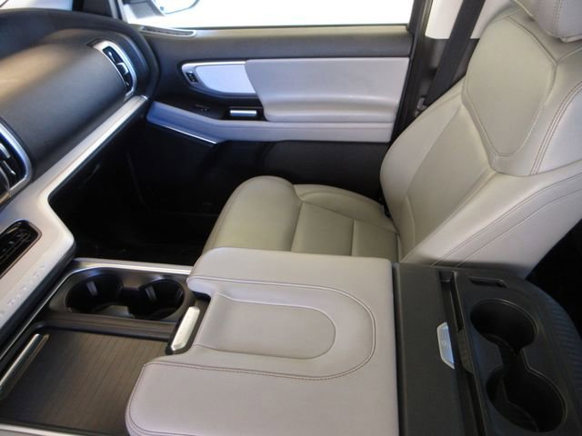 Certified 2025 Ford Expedition Active image 20