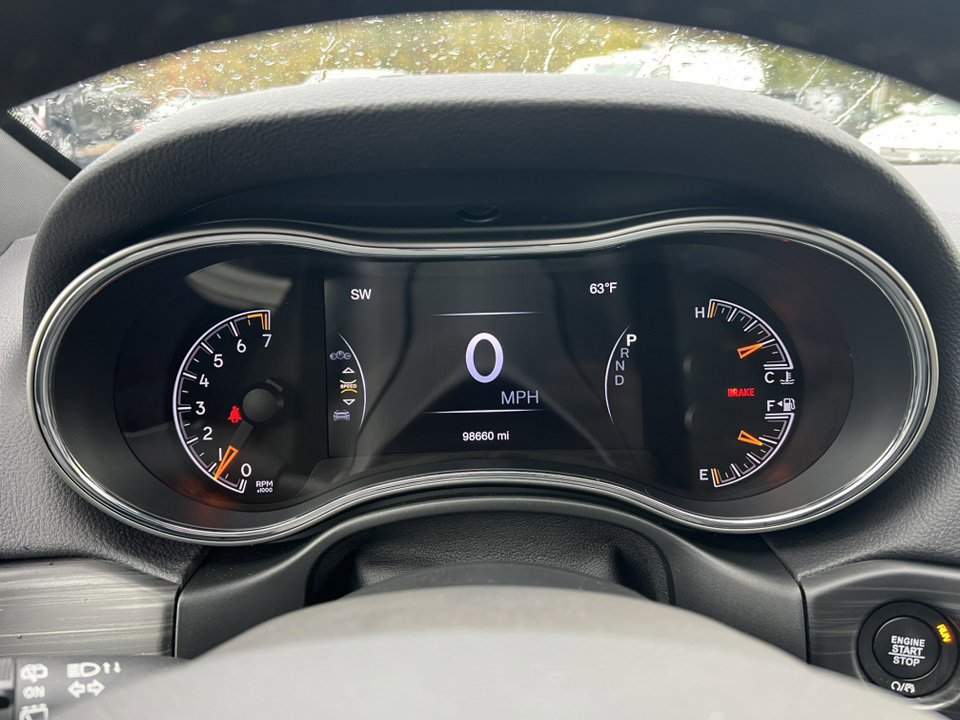 Used 2021 Jeep Grand Cherokee Laredo image 22