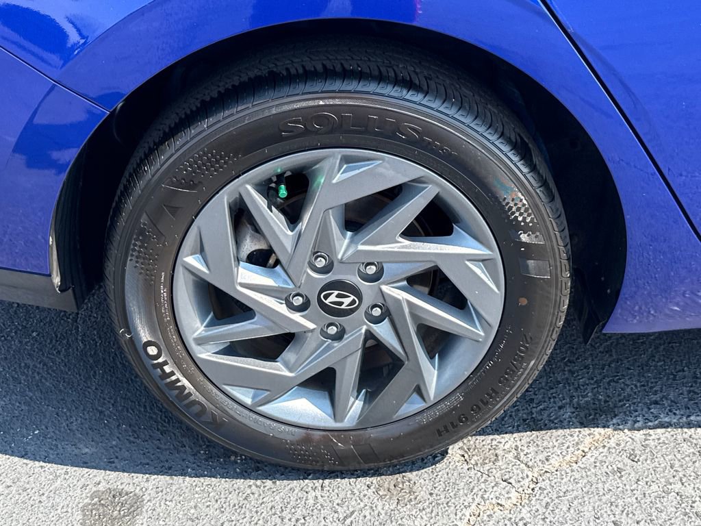 Used 2024 Hyundai Elantra SEL FWD image 17