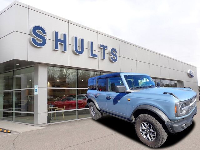 Certified 2025 Ford Bronco Badlands AWD/4WD image 3