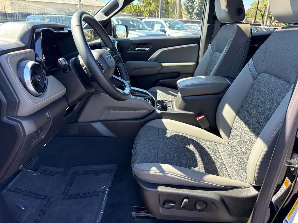 Used 2024 Chevrolet Colorado ZR2 w/ Technology Package image 23