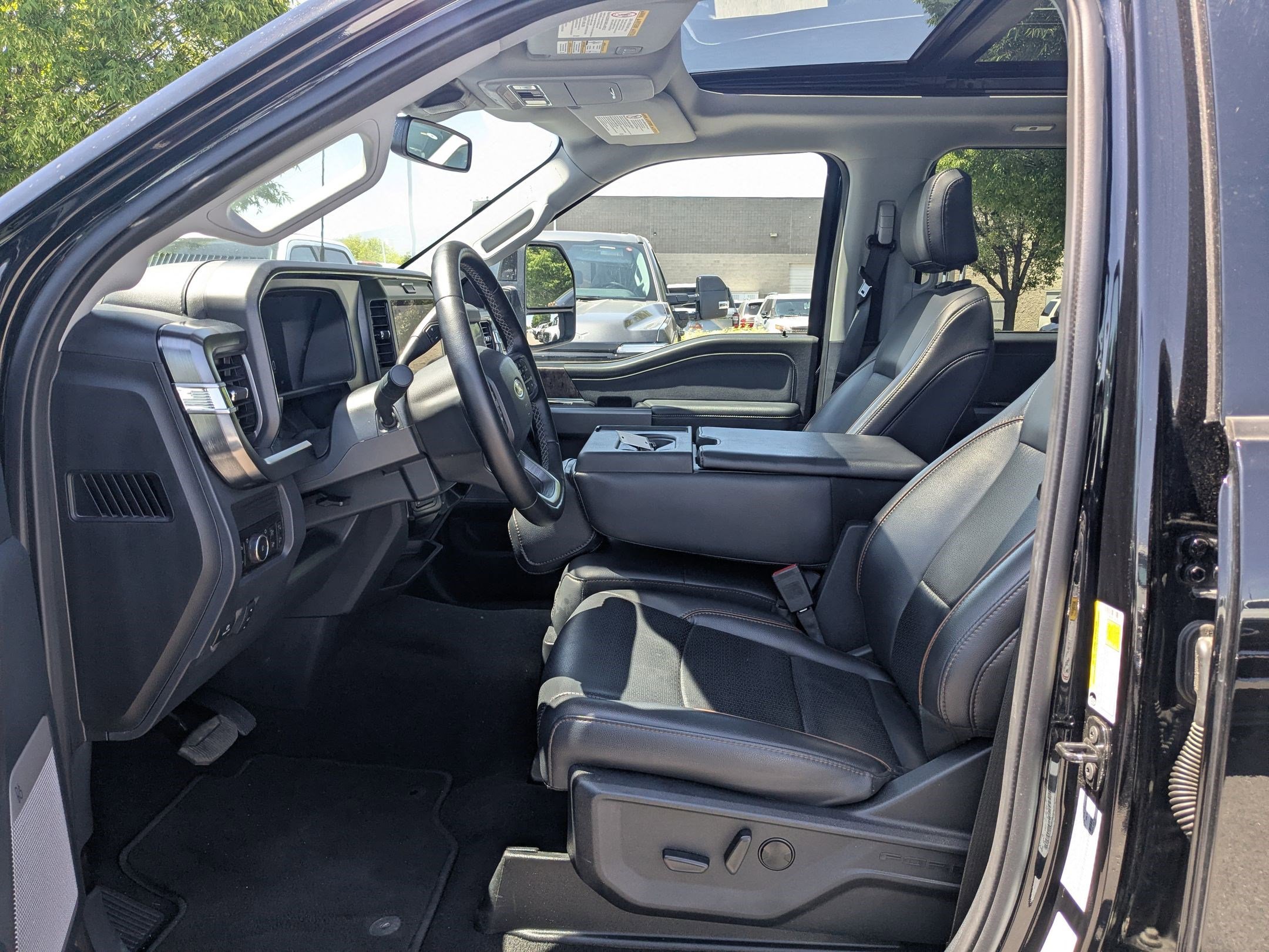 Certified 2025 Ford F350 Lariat w/ Camper Package AWD/4WD image 29
