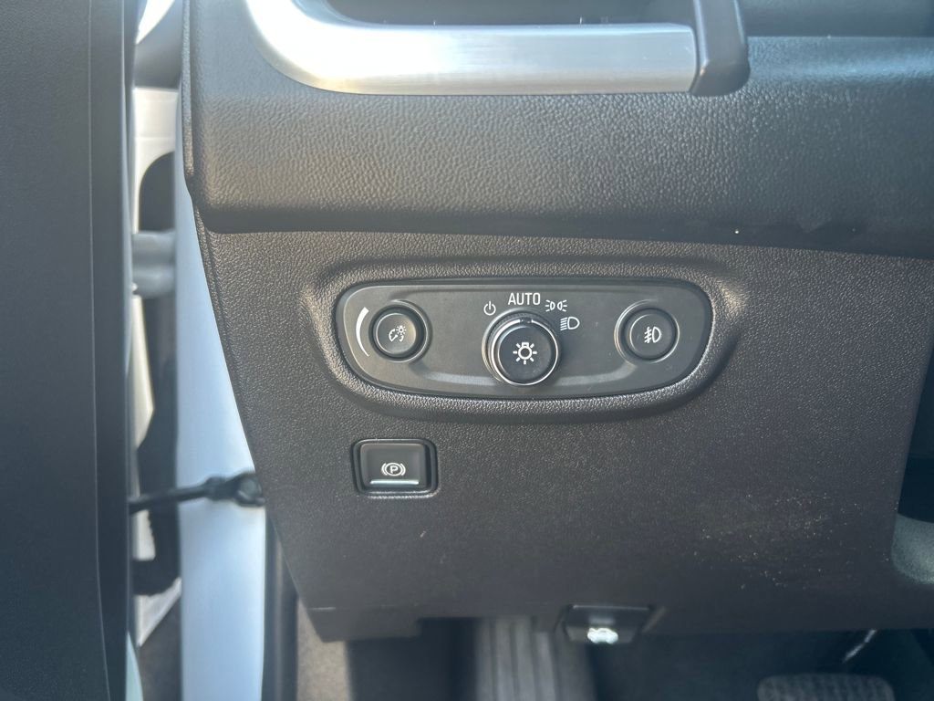 Used 2024 GMC Terrain SLT image 7