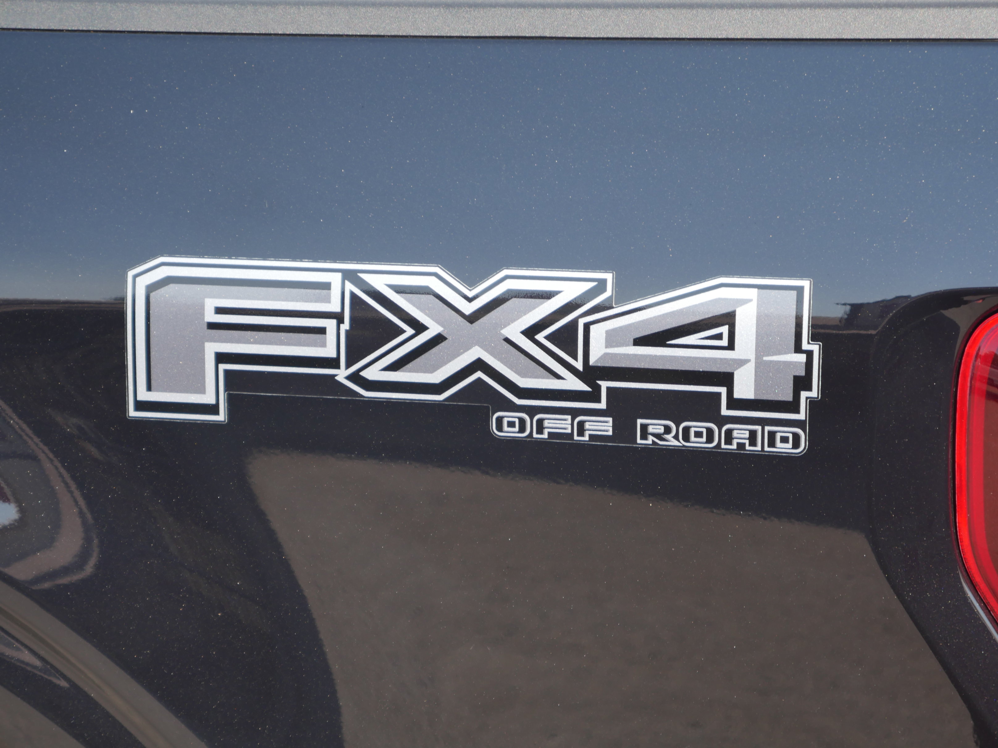 Certified 2024 Ford F150 Platinum w/ FX4 Off-Road Package AWD/4WD image 22