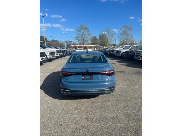 Used 2025 Volkswagen Jetta SEL image 4