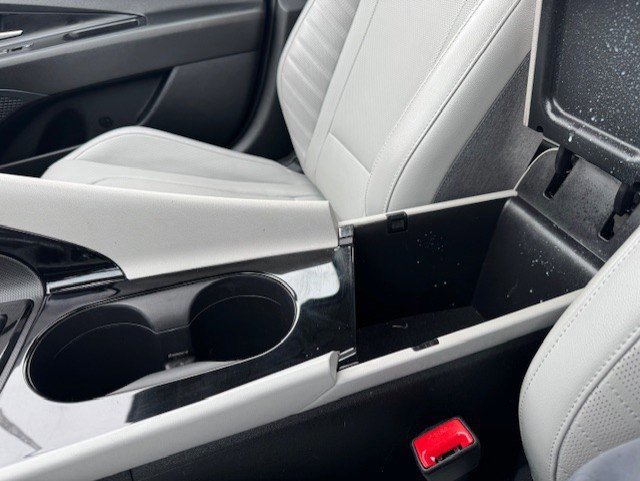 Used 2023 Hyundai Elantra Limited w/ Cargo Package FWD image 24