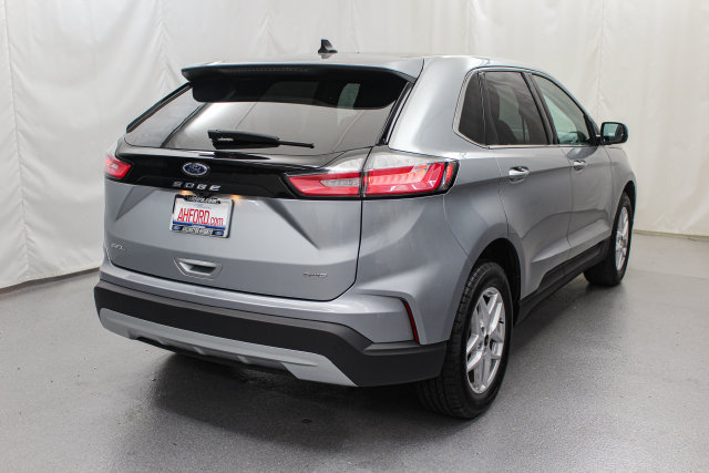 Certified 2024 Ford Edge SEL w/ Convenience Package AWD/4WD image 8
