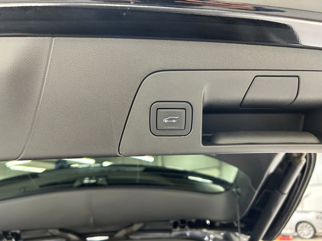 Used 2023 Buick Envision Avenir AWD/4WD image 31