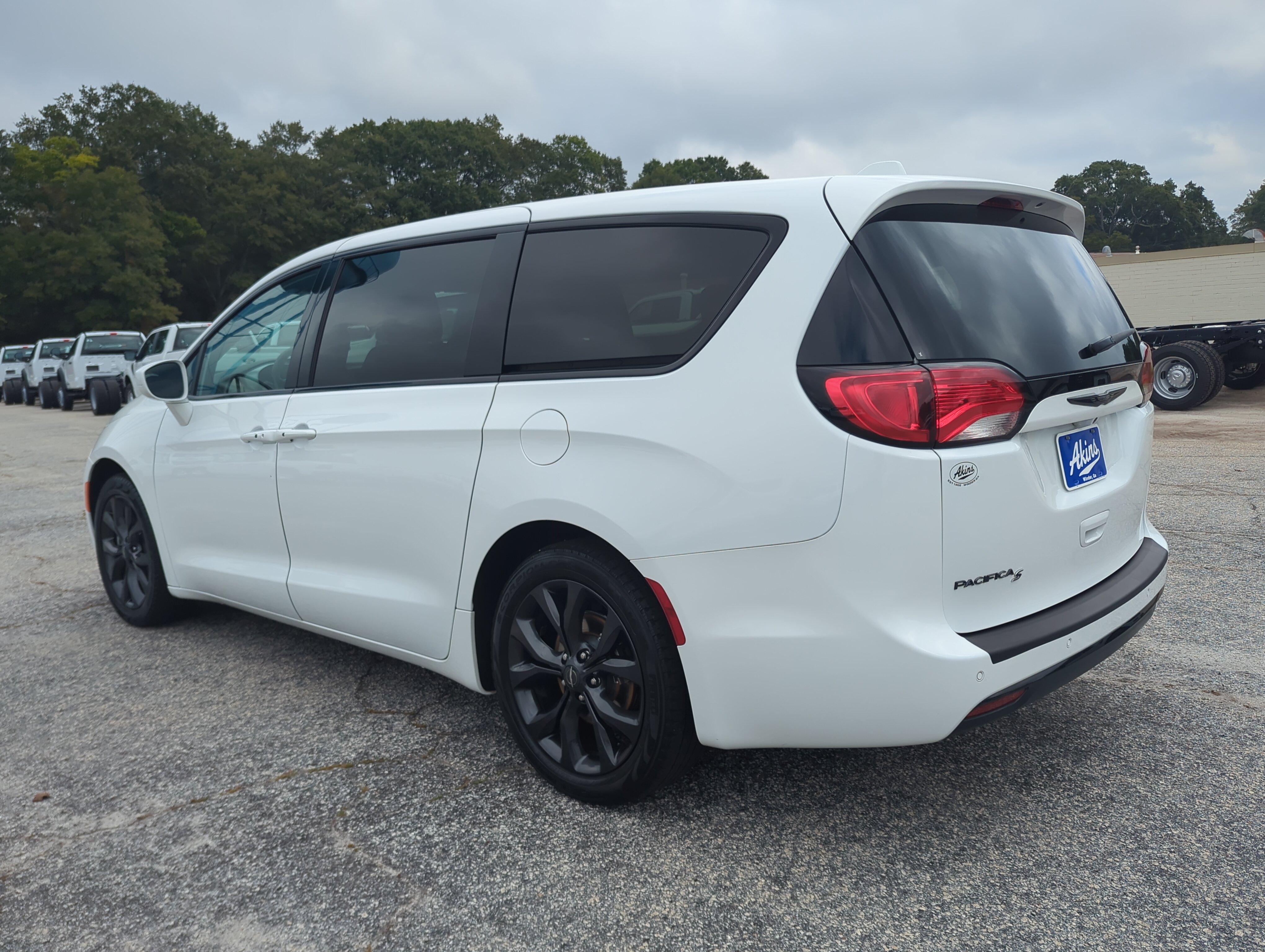 Used 2019 Chrysler Pacifica Touring Plus w/ S Appearance Package FWD image 5