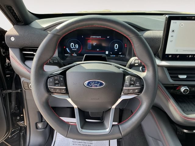 Certified 2025 Ford Explorer ST-Line w/ Premium Package AWD/4WD image 13
