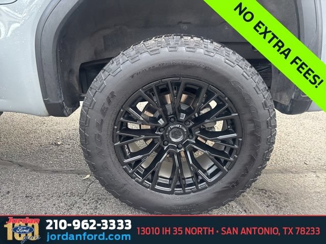 Used 2025 GMC Sierra 1500 AT4 w/ AT4 Premium Package AWD/4WD image 7