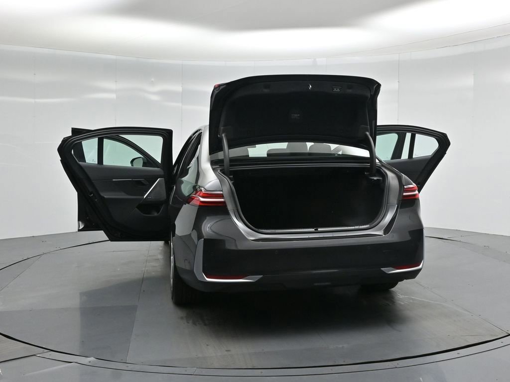 Used 2025 BMW 530i image 50