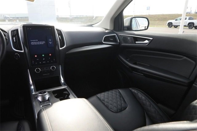 Certified 2024 Ford Edge Titanium image 24