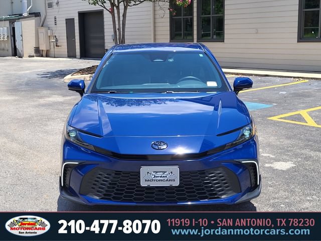 Used 2025 Toyota Camry SE w/ Convenience Package FWD image 8