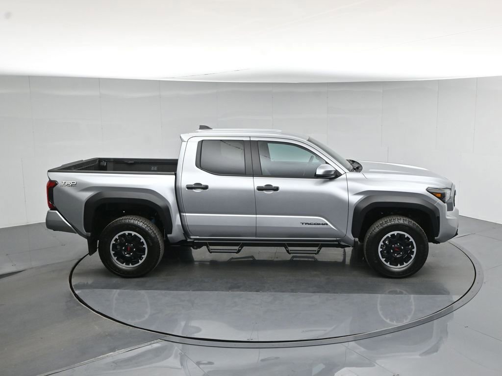 Used 2025 Toyota Tacoma TRD Off-Road image 8